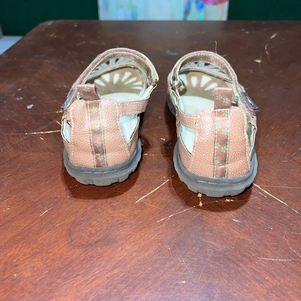 JBU by Jambu Womens Tan Floral Laser Cut Mary Jane Memory Foam Flats Size 9.5W